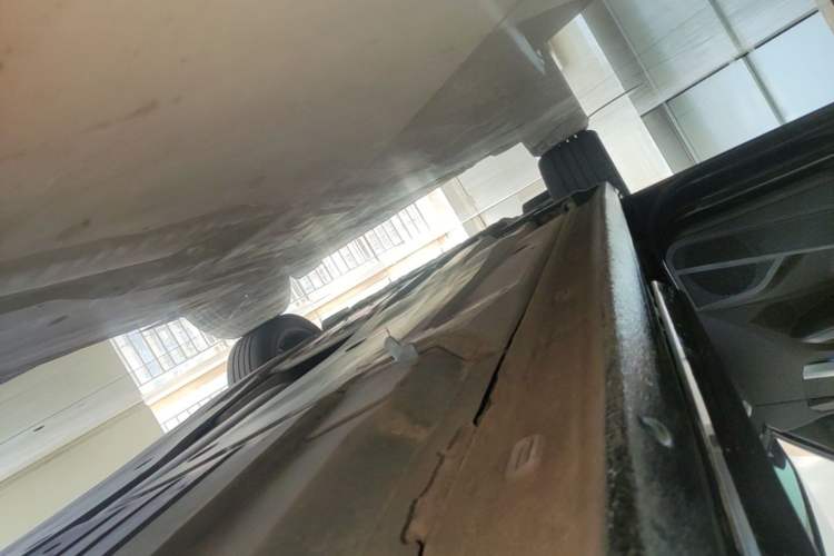 Used Volkswagen Passat 2022 330TSI Starry Luxury Edition – Exclusive Special Edition Left Side Sill