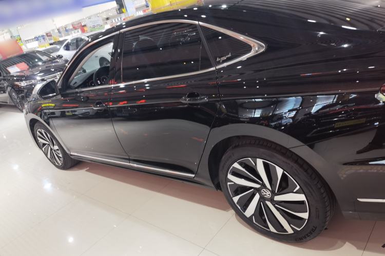 Used Volkswagen Passat 2022 330TSI Starry Elite Edition Left Side
