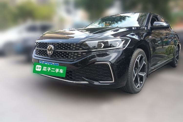 Used Volkswagen Passat 2022 380TSI Luxury Edition Guazi used car, China used car export, Used car for sale, Used Volkswagen cars, Cheapest cars for sale