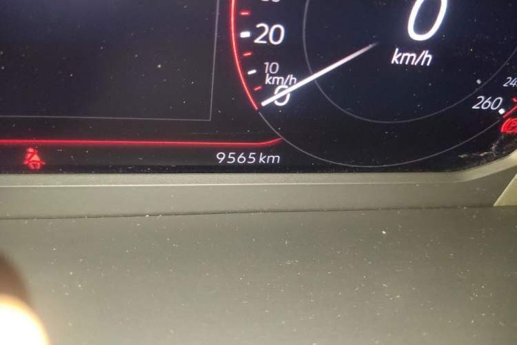 Used Volkswagen Passat 2022 330TSI Luxury Edition Odometer Close Up