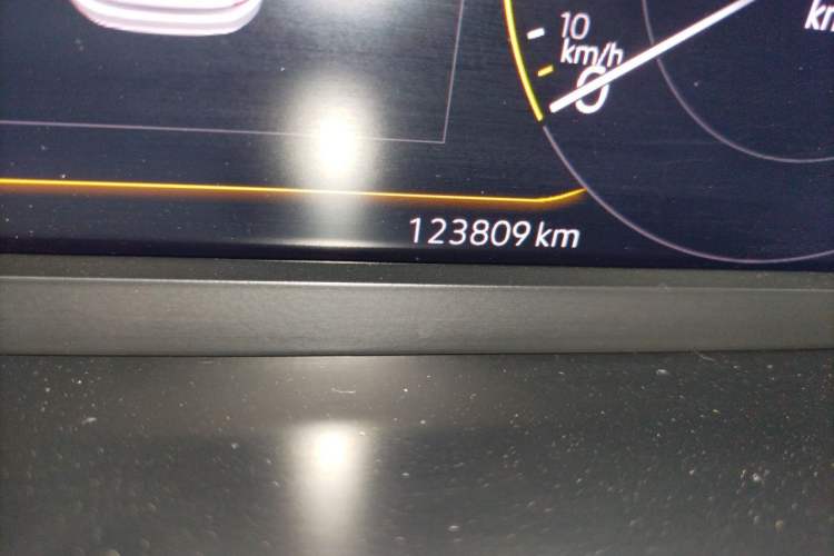 Used Volkswagen Passat 2022 330TSI Elite Edition Odometer Close Up