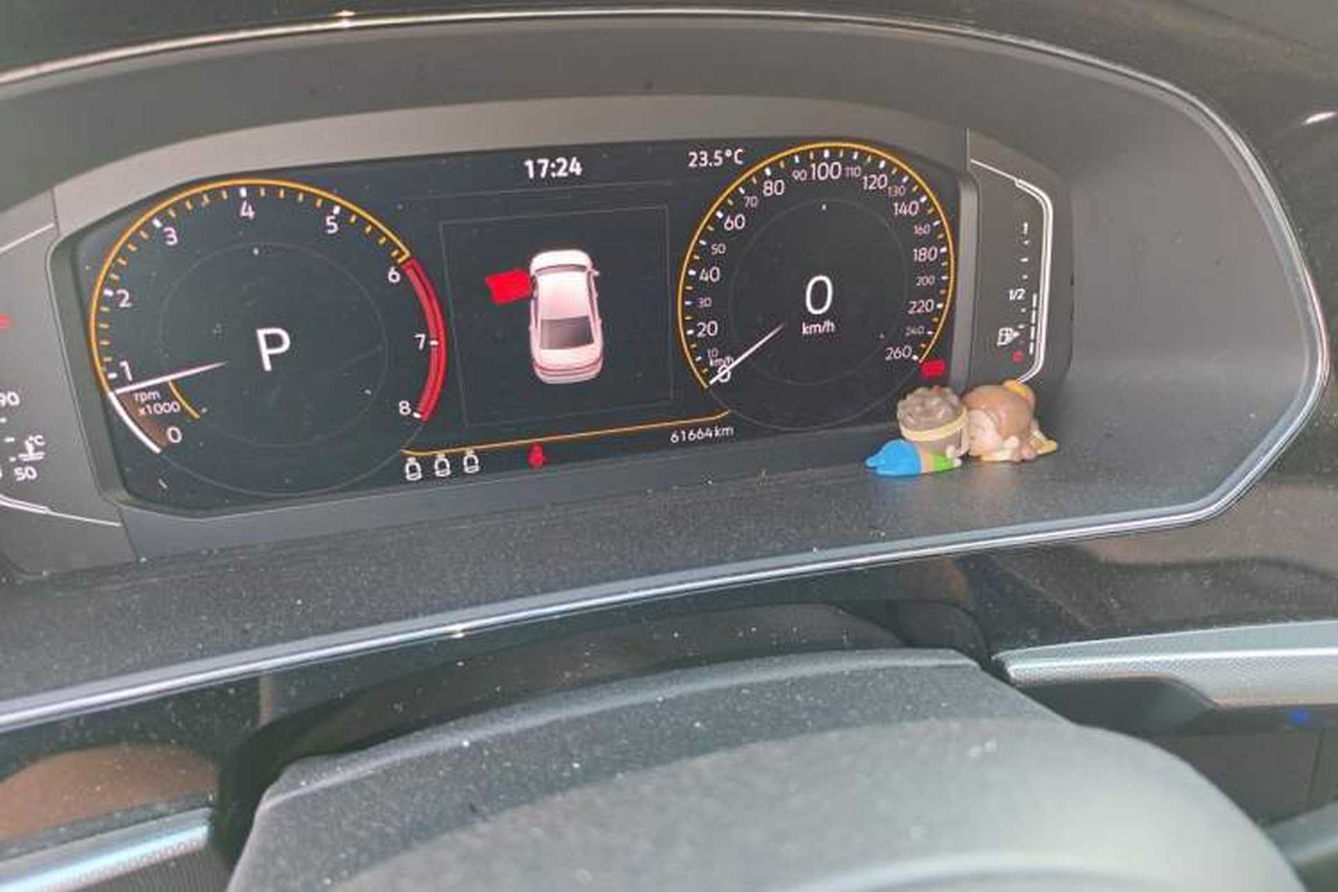 Used Volkswagen Passat 2022 330TSI Elite Edition Odometer Close Up