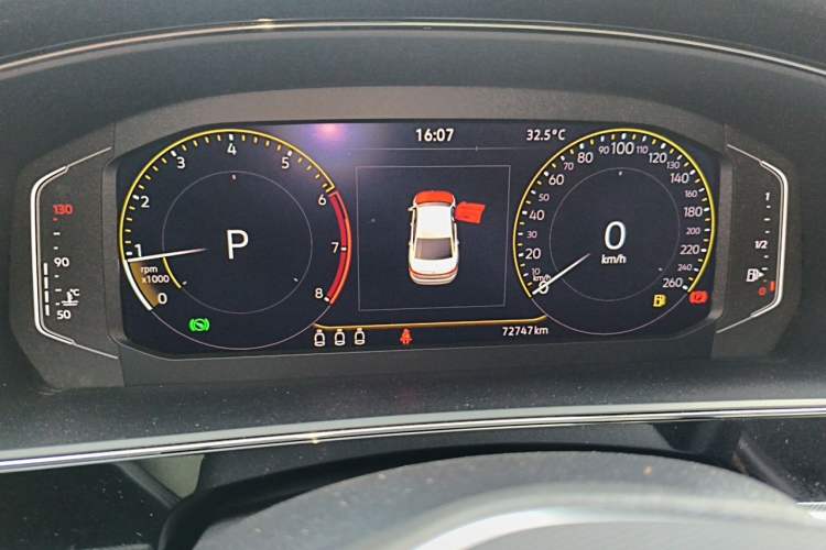Used Volkswagen Passat 2022 330TSI Elite Edition Odometer Close Up