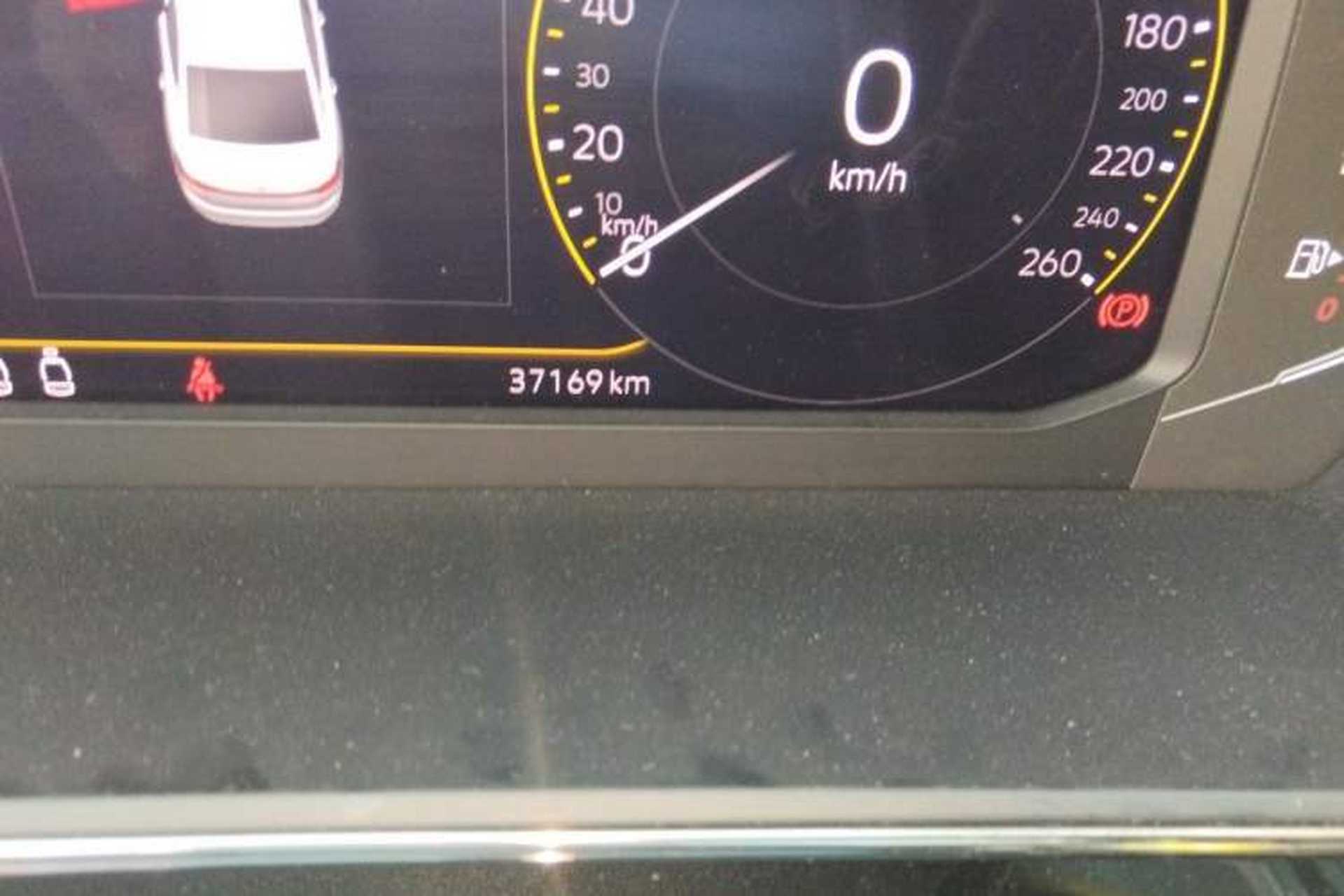 Used Volkswagen Passat 2022 330TSI Starry Elite Edition Odometer Close Up