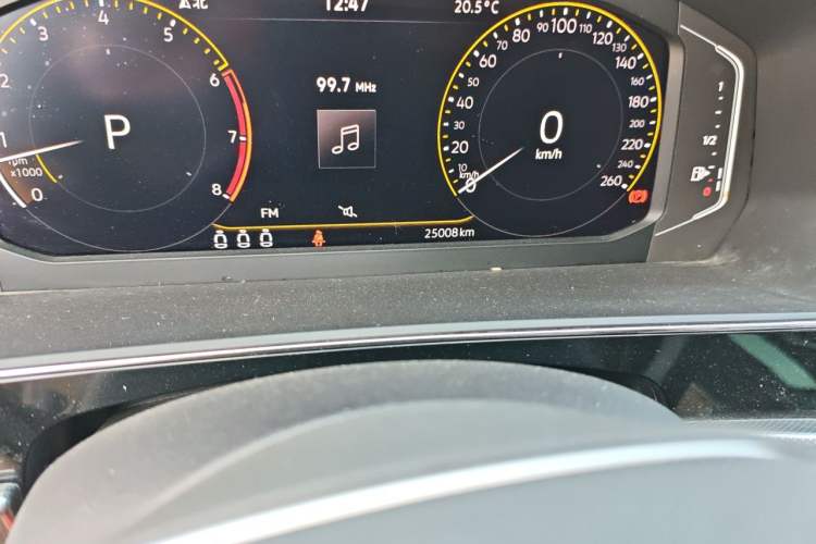Used Volkswagen Passat 2022 330TSI Starry Elite Edition Odometer Close Up