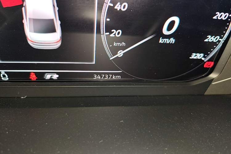 Used Volkswagen Passat 2022 330TSI Luxury Edition Odometer Close Up