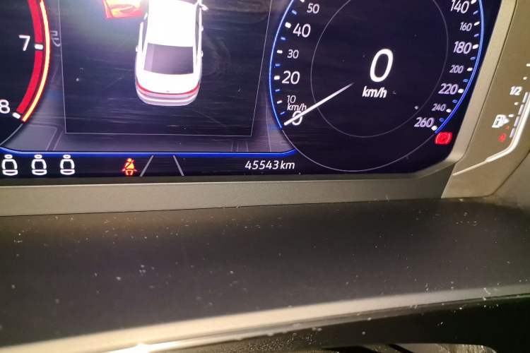 Used Volkswagen Passat 2022 330TSI Luxury Edition Odometer Close Up