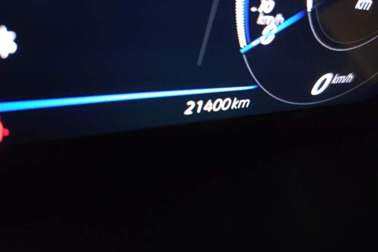 Used Volkswagen Passat 2022 330TSI Luxury Edition Odometer Close Up