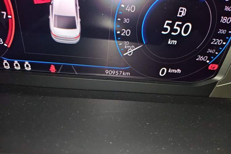 Used Volkswagen Passat 2022 330TSI Luxury Edition Odometer Close Up