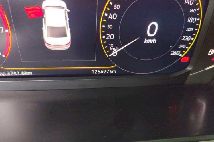 Used Volkswagen Passat 2022 330TSI Elite Edition Odometer Close Up
