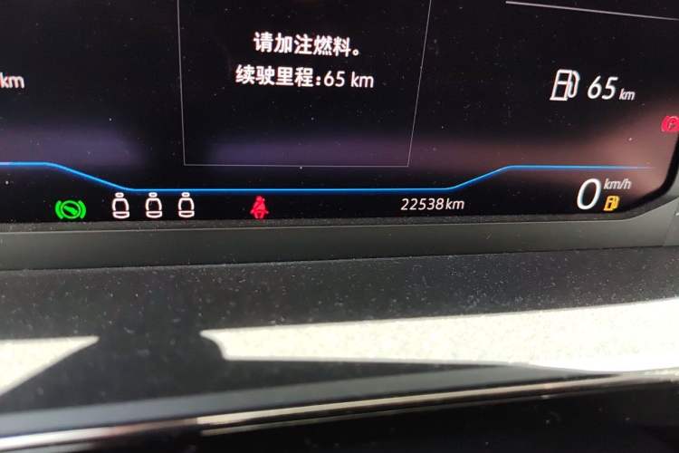 Used Volkswagen Passat 2022 330TSI Luxury Edition Odometer Close Up