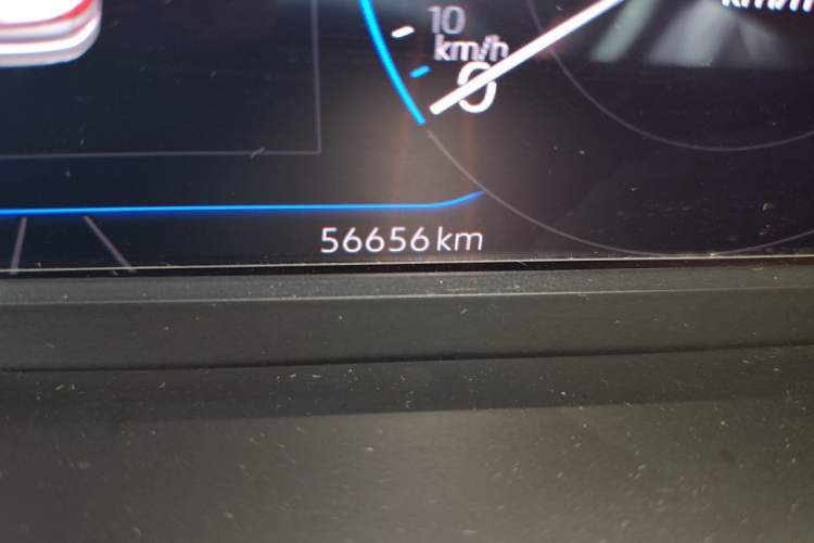 Used Volkswagen Passat 2022 330TSI Luxury Edition Odometer Close Up