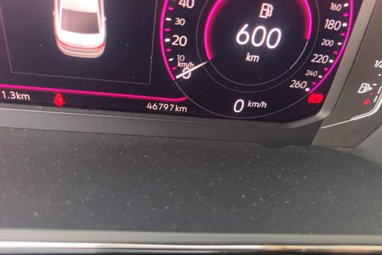 Used Volkswagen Passat 2022 330TSI Luxury Edition Odometer Close Up
