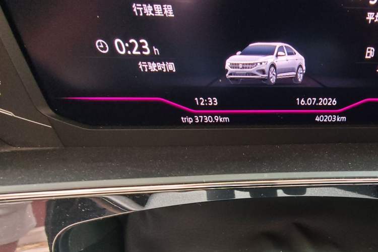 Used Volkswagen Passat 2022 330TSI Luxury Edition Odometer Close Up