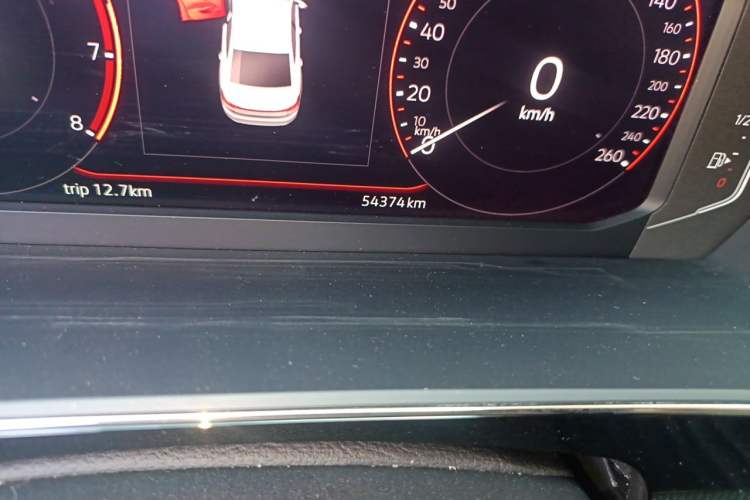 Used Volkswagen Passat 2022 330TSI Elite Edition Odometer Close Up