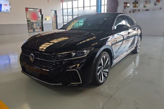Used Volkswagen Passat 2022 330TSI Starry Luxury Edition – Exclusive Special Edition