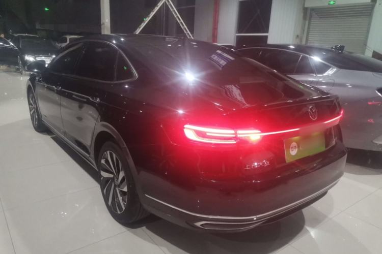 Used Volkswagen Passat 2022 330TSI Starry Luxury Edition – Exclusive Special Edition Rear Left 45 Deg