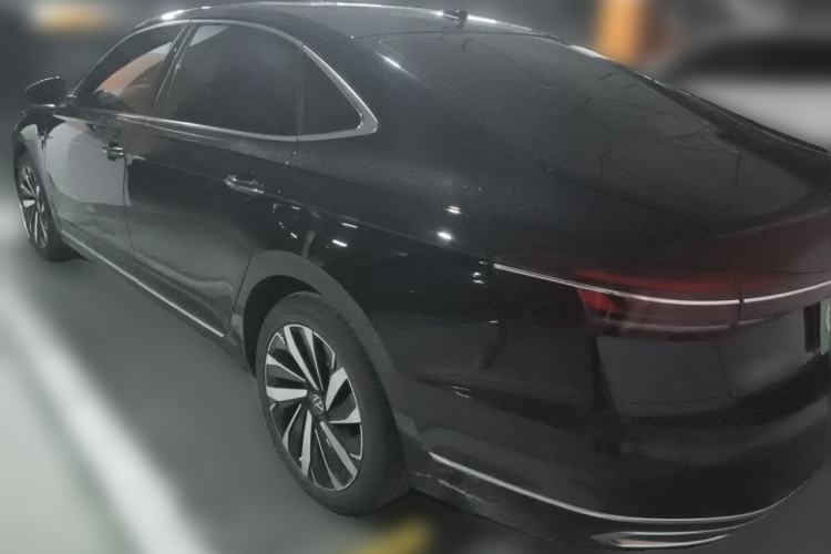 Used Volkswagen Passat 2022 330TSI Luxury Edition Rear Left 45 Deg
