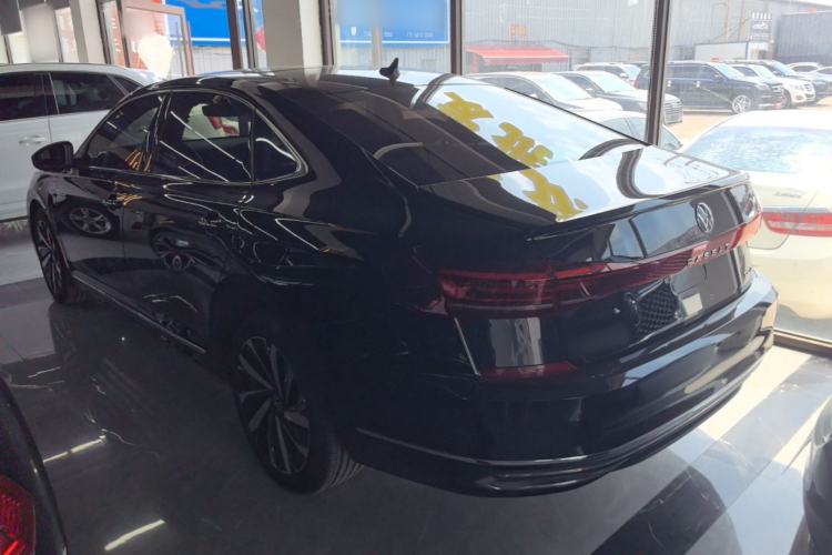 Used Volkswagen Passat 2022 330TSI Starry Luxury Edition Rear Left 45 Deg