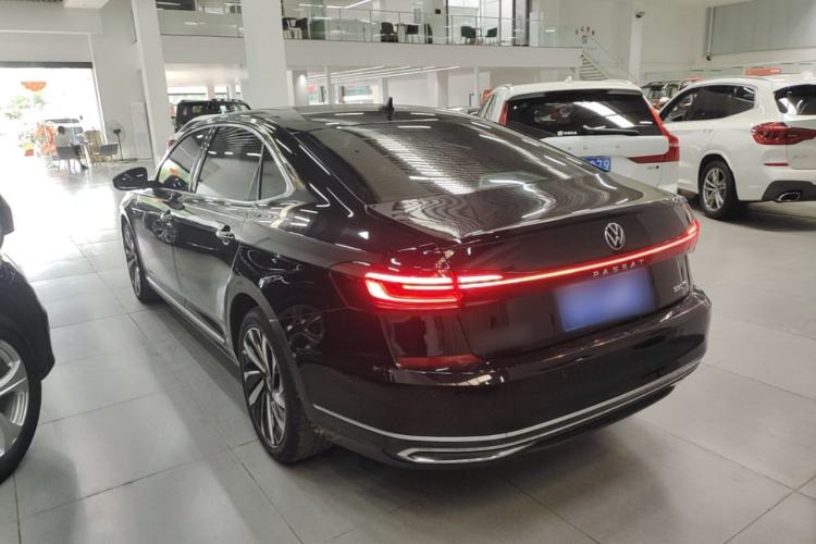 Used Volkswagen Passat 2022 330TSI Luxury Edition Rear Left 45 Deg