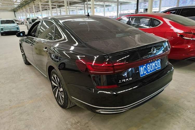 Used Volkswagen Passat 2022 330TSI Luxury Edition Rear Left 45 Deg