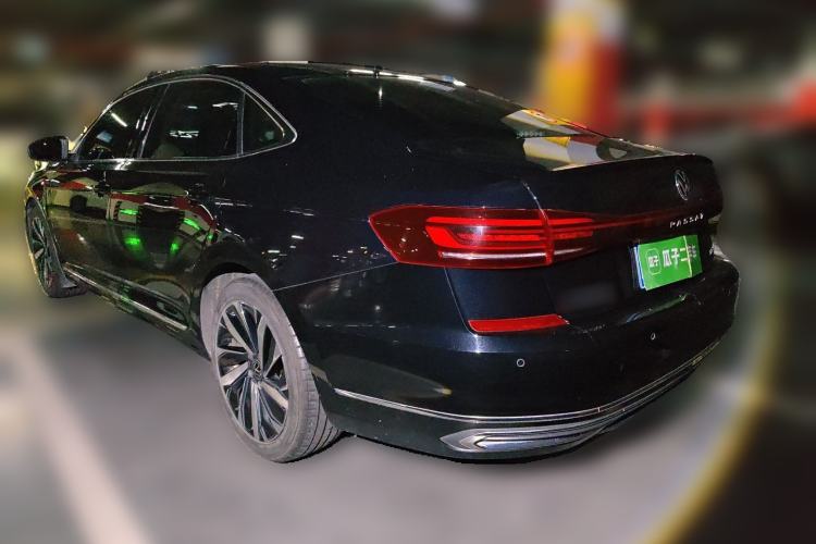 Used Volkswagen Passat 2022 330TSI Starry Elite Edition Rear Left 45 Deg