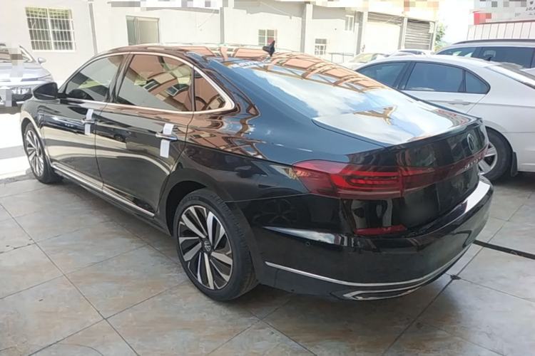 Used Volkswagen Passat 2022 330TSI Luxury Edition Custom Version Rear Left 45 Deg