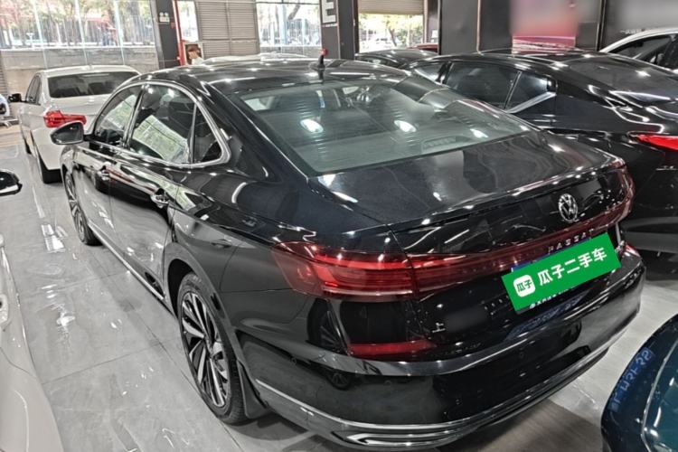 Used Volkswagen Passat 2022 330TSI Starry Luxury Edition Rear Left 45 Deg