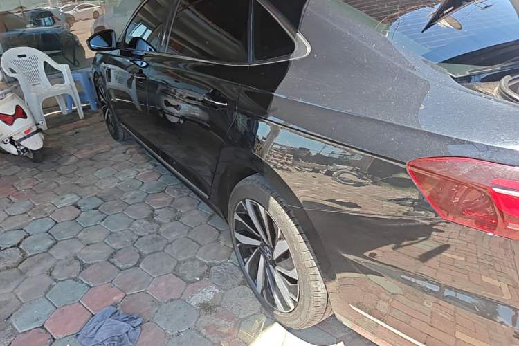 Used Volkswagen Passat 2022 330TSI Luxury Edition Rear Left 45 Deg