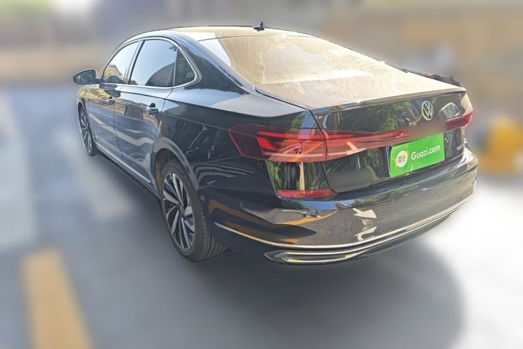 Used Volkswagen Passat 2022 330TSI Starry Luxury Edition Rear Left 45 Deg