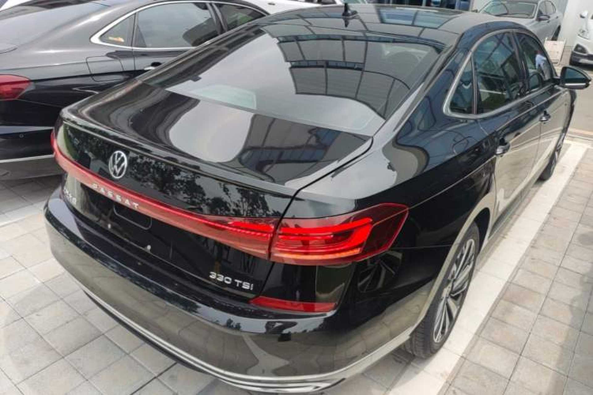Used Volkswagen Passat 2022 330TSI Luxury Edition Rear Right 45 Deg