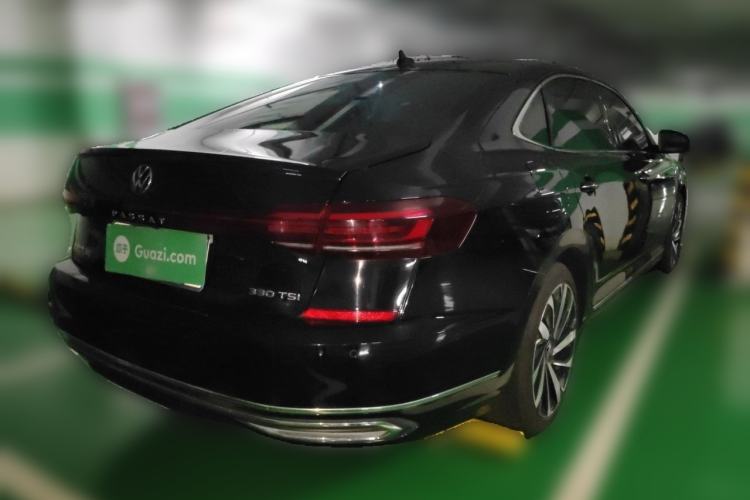 Used Volkswagen Passat 2022 330TSI Starry Luxury Edition Rear Right 45 Deg