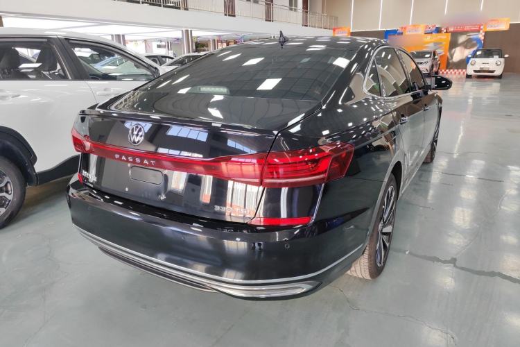 Used Volkswagen Passat 2022 330TSI Luxury Edition Rear Right 45 Deg