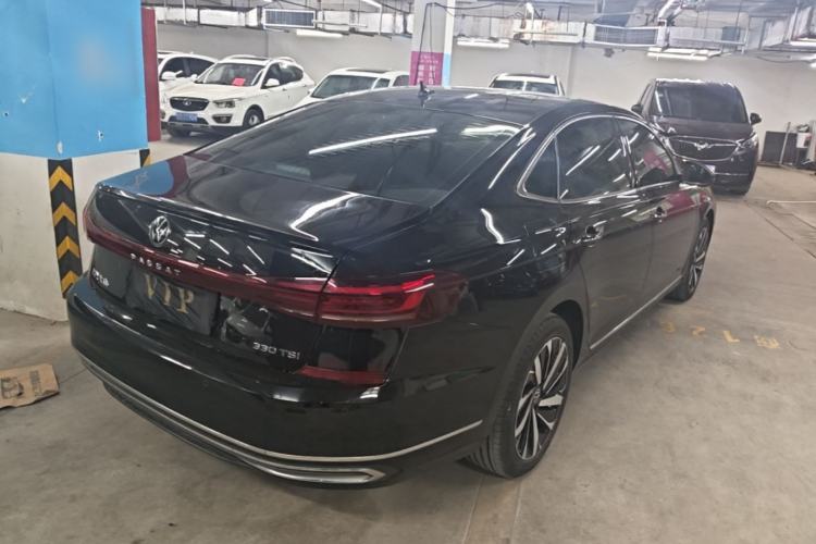 Used Volkswagen Passat 2022 330TSI Luxury Edition Rear Right 45 Deg