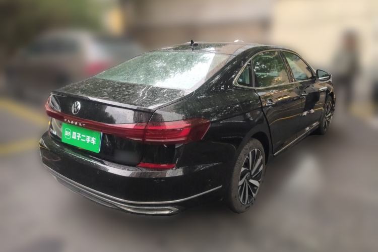 Used Volkswagen Passat 2022 330TSI Luxury Edition Rear Right 45 Deg