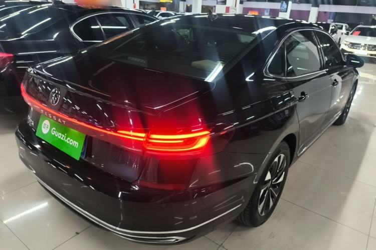 Used Volkswagen Passat 2022 330TSI Starry Elite Edition Rear Right 45 Deg