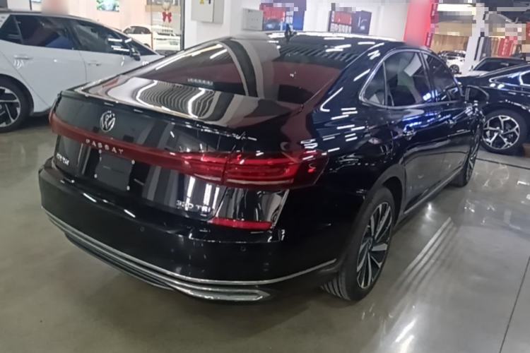Used Volkswagen Passat 2022 330TSI Luxury Edition Rear Right 45 Deg