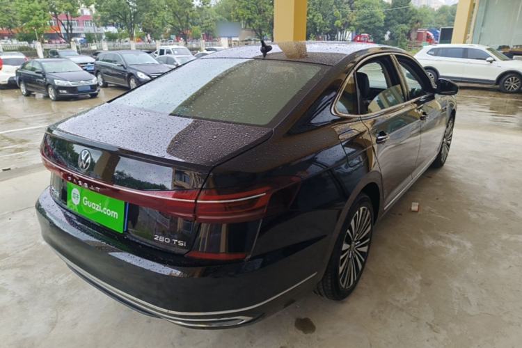 Used Volkswagen Passat 2022 330TSI Luxury Edition Rear Right 45 Deg