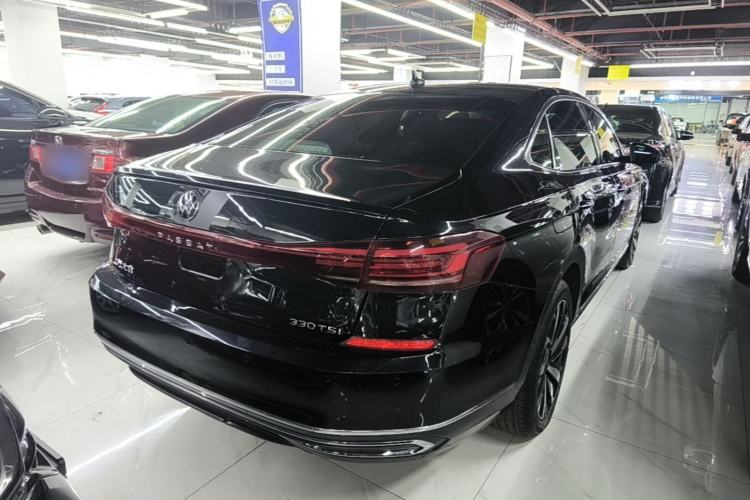 Used Volkswagen Passat 2022 330TSI Luxury Edition Rear Right 45 Deg