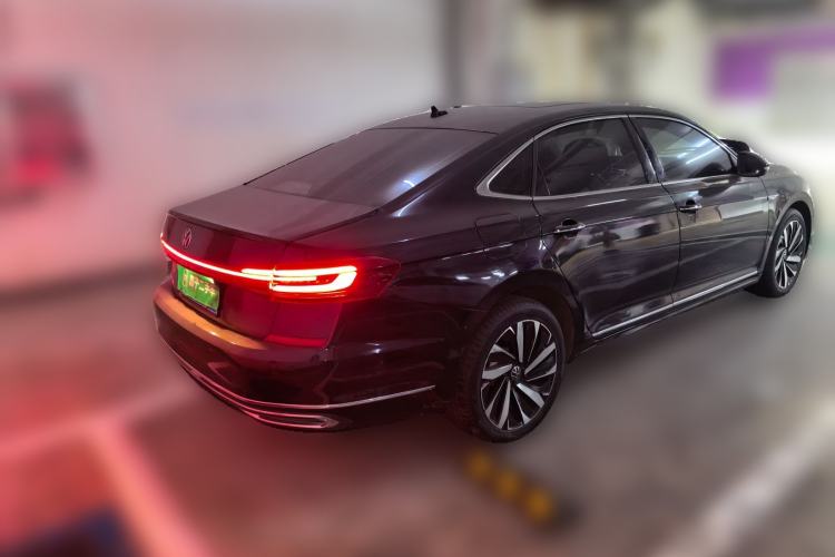 Used Volkswagen Passat 2022 330TSI Starry Luxury Edition Rear Right 45 Deg