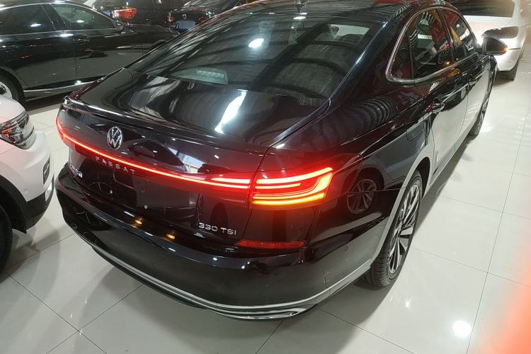 Used Volkswagen Passat 2022 330TSI Luxury Edition Rear Right 45 Deg