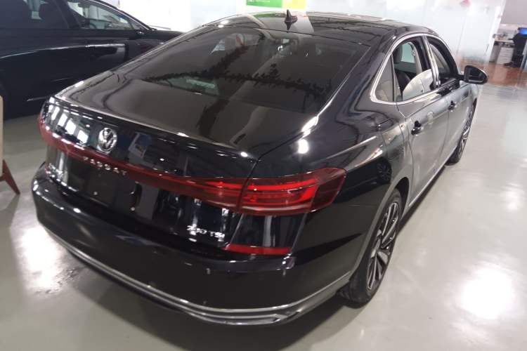 Used Volkswagen Passat 2022 330TSI Starry Elite Edition Rear Right 45 Deg