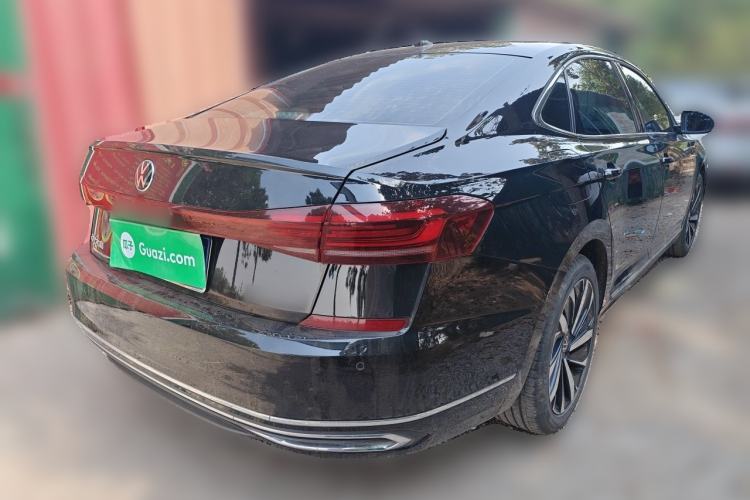 Used Volkswagen Passat 2022 330TSI Starry Elite Edition Rear Right 45 Deg
