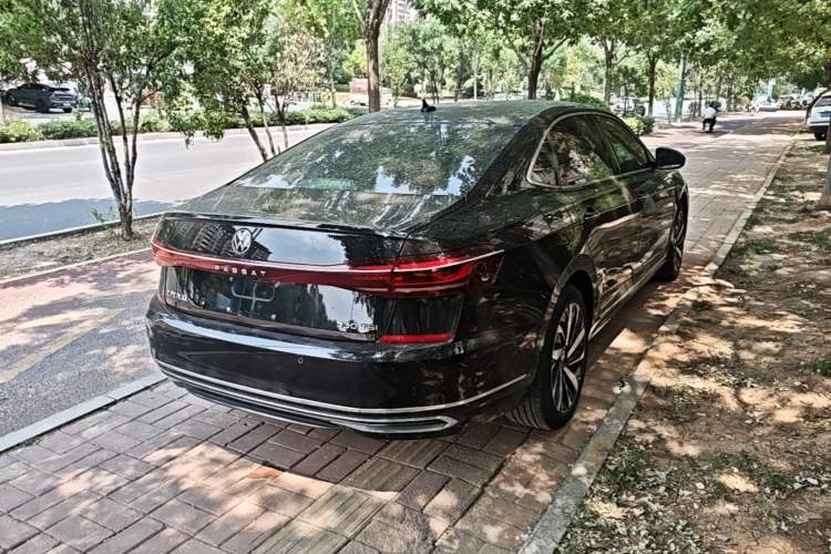 Used Volkswagen Passat 2022 330TSI Starry Luxury Edition Rear Right 45 Deg
