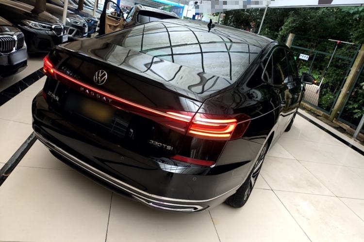 Used Volkswagen Passat 2022 330TSI Luxury Edition Rear Right 45 Deg