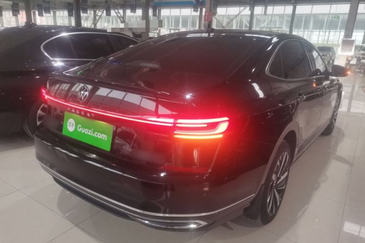 Used Volkswagen Passat 2022 330TSI Luxury Edition Rear Right 45 Deg