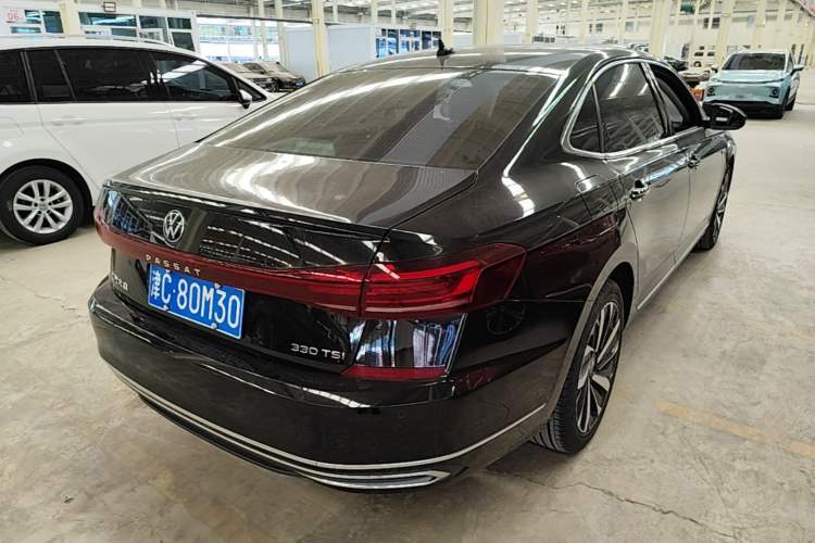 Used Volkswagen Passat 2022 330TSI Luxury Edition Rear Right 45 Deg