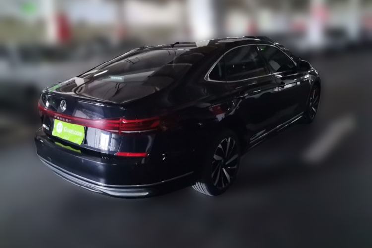 Used Volkswagen Passat 2022 330TSI Luxury Edition Rear Right 45 Deg
