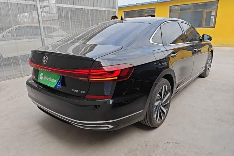 Used Volkswagen Passat 2022 330TSI Starry Elite Edition Rear Right 45 Deg