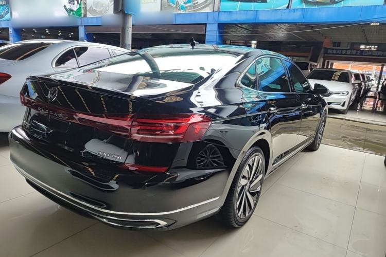 Used Volkswagen Passat 2022 330TSI Starry Elite Edition Rear Right 45 Deg
